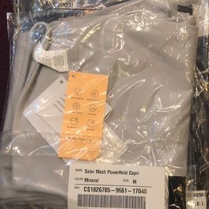 Fabletics “salar mesh powerhold Capri”